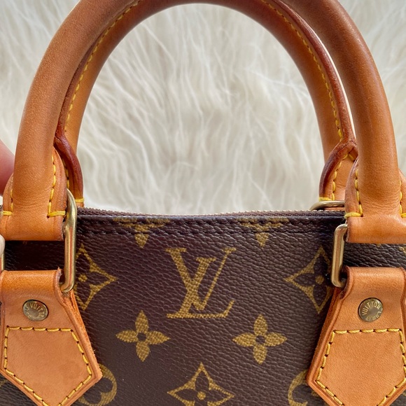 Louis Vuitton Alma PM - Picture 3 of 11